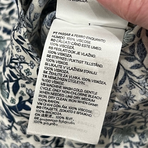 H&M Tie-Sleeve Floral-Print Navy Blue & white Shift dress - Picture 8 of 9